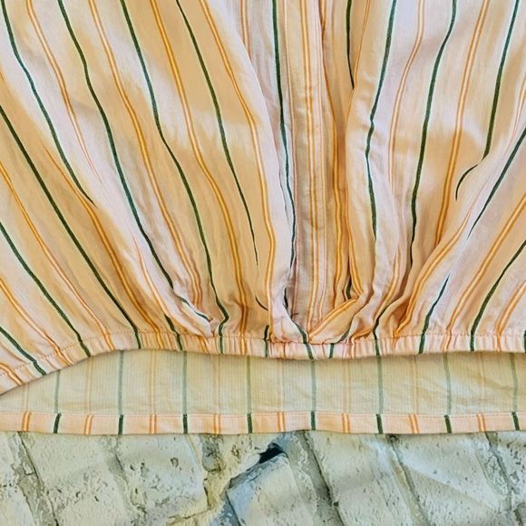 Universal thread cute spring top size XS - Picture 3 of 5